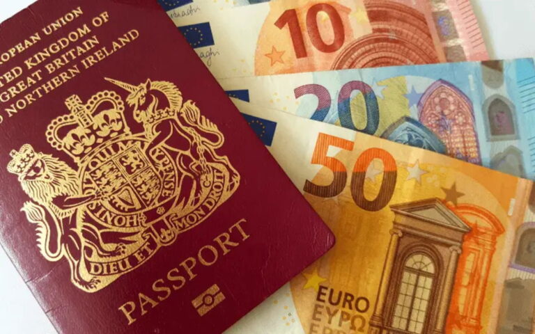 Reise Glitch treffer briter med dobbelt nasjonalitet