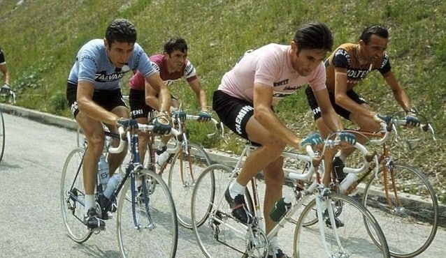 Merckx (i rosa trøye) og Gimondi i 1970