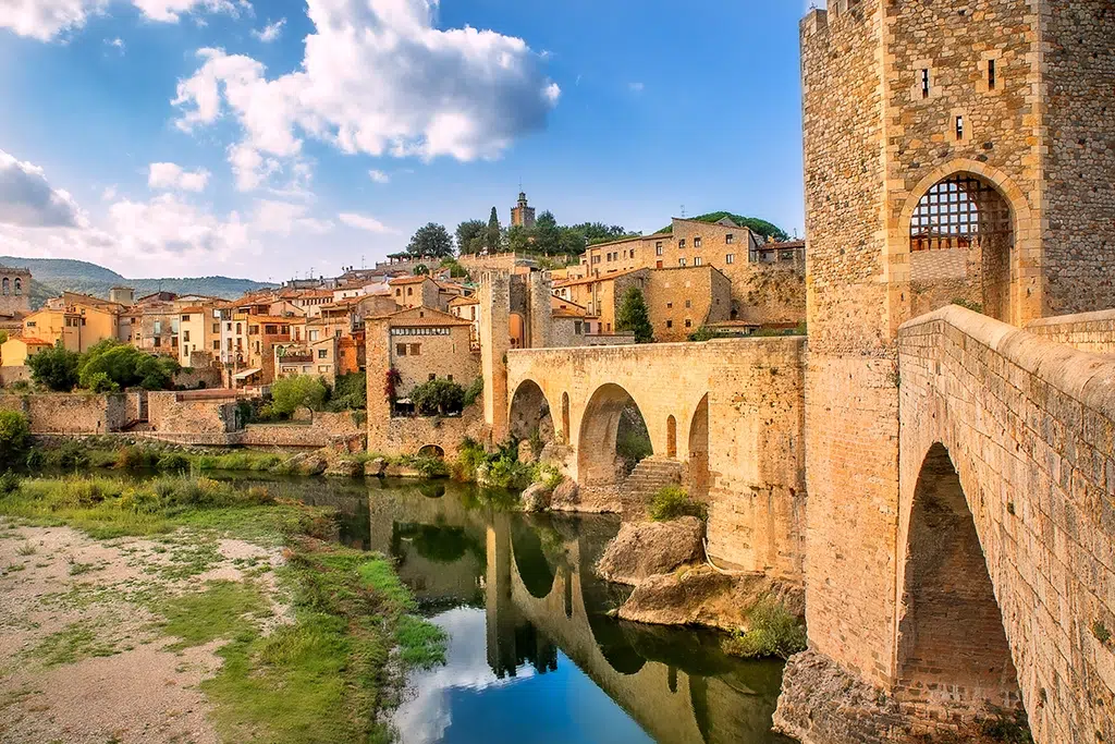 Besalú i Girona
