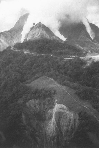 Foto av vulkanen før utbruddet 15. juni 1991. Studiepoeng: USGS.