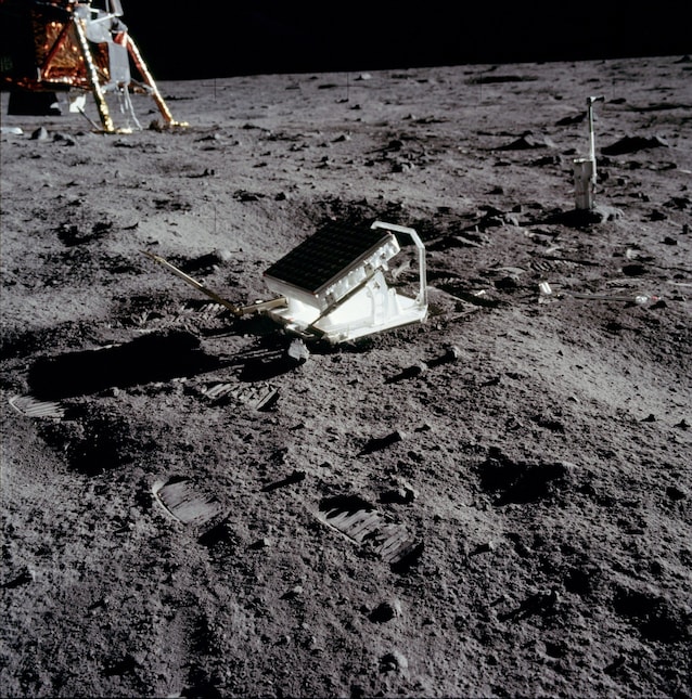Apollo_11_lunar_laser_ranging_experiment