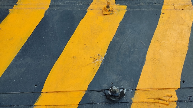 Striper av gul og svart fare