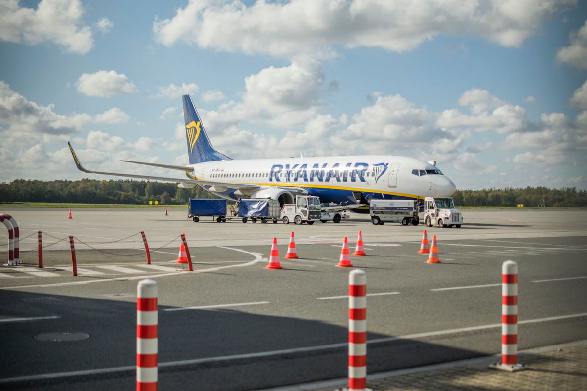 Ryanair -ansatte ga bonuser for å fange og belaste passasjerer med store vesker