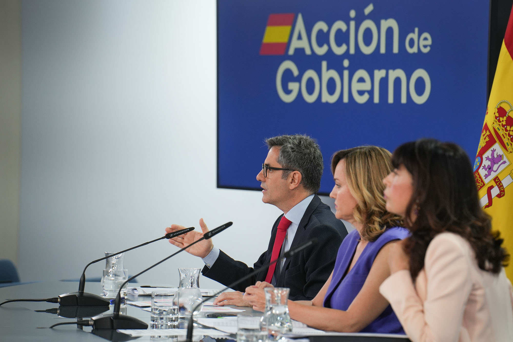 Il Ministro F&eacute;lix Bola&ntilde;os Garc&iacute;a durante la conferenza stampa – Fonte: Ministero della Giustizia spagnolo
