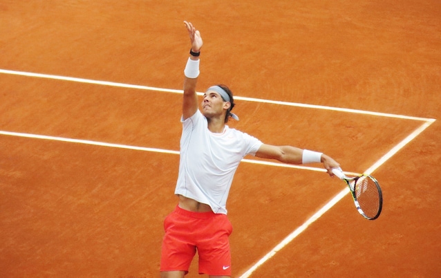 nadal serverer
