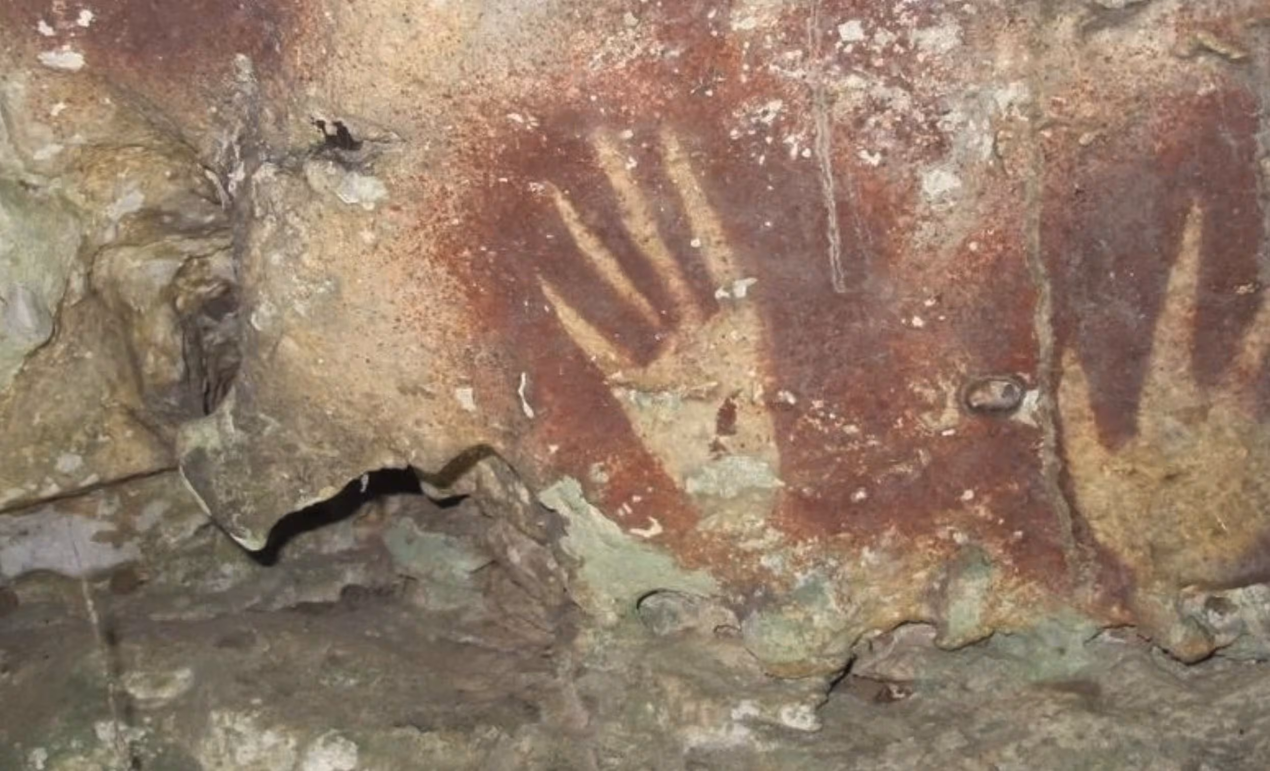 Det eldste bergmaleriet i verden som ble oppdaget, de er av hender fra 67 800 år siden: hvordan de ble datert