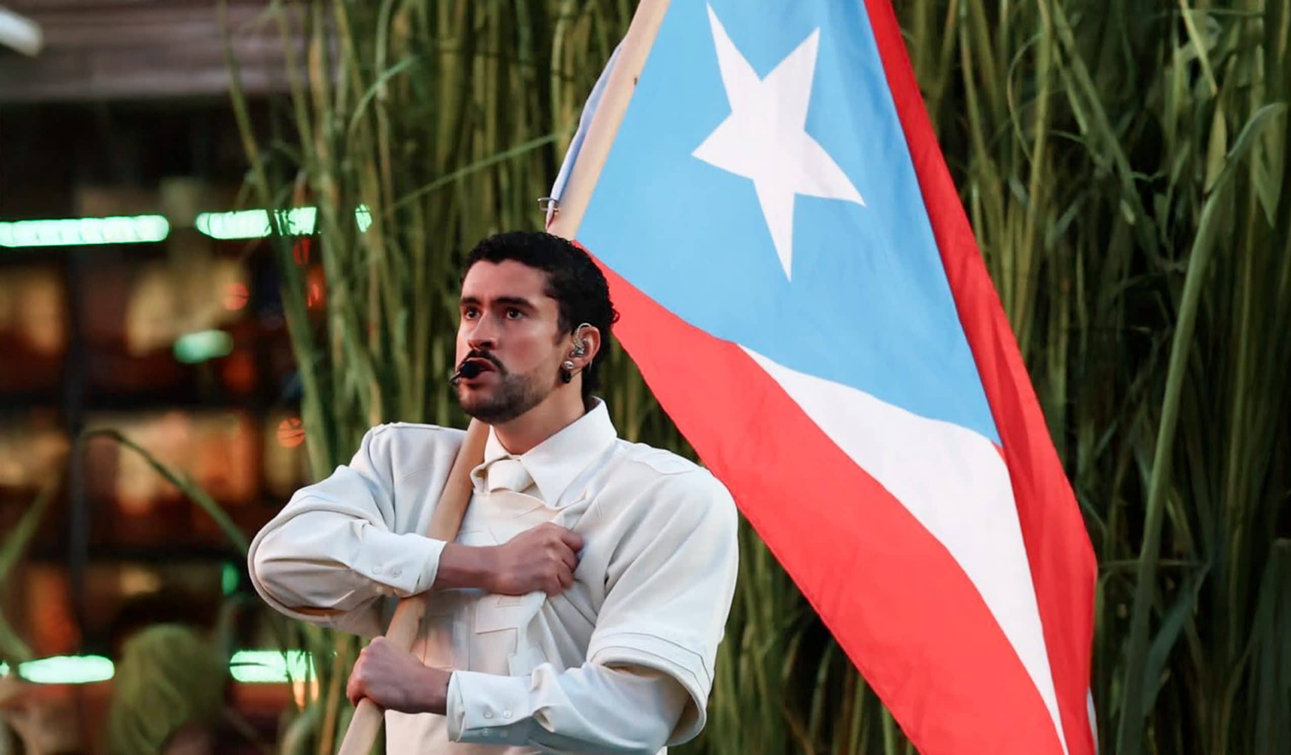 Puerto Rico-flagget som ble vist av Bad Bunny på Super Bowl forårsaker kontrovers om betydningen