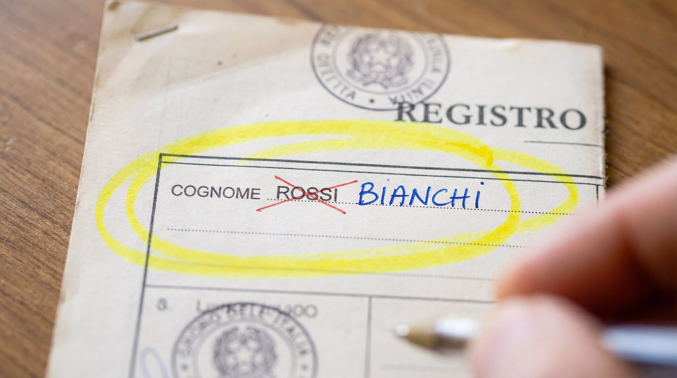 Hvordan endre etternavn i Italia og hva er årsakene til at det kan gjøres