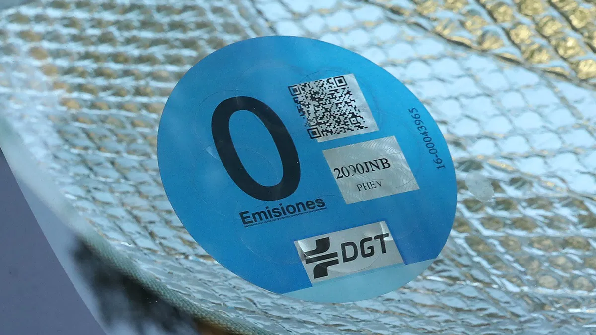 Elbilførere i Spania mister nøkkelprivilegier: Ny regel kan bety en bot på 200 euro