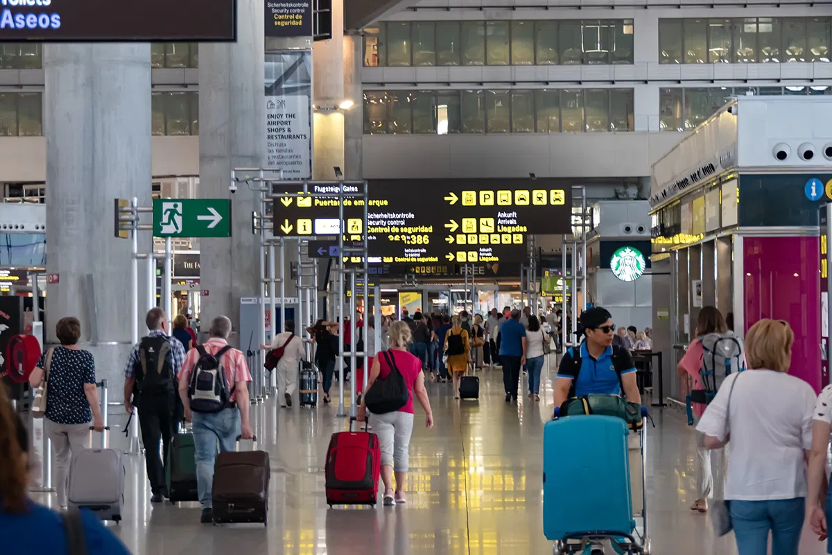 Advarsel om flypriser i Europa. Flyprisene kommer til å stige ettersom drivstoffkostnadene øker – Hva det betyr for reisende i Spania