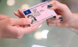 Hvor, hvordan og hvorfor fornyes førerkort i Spania for under og over 65 år