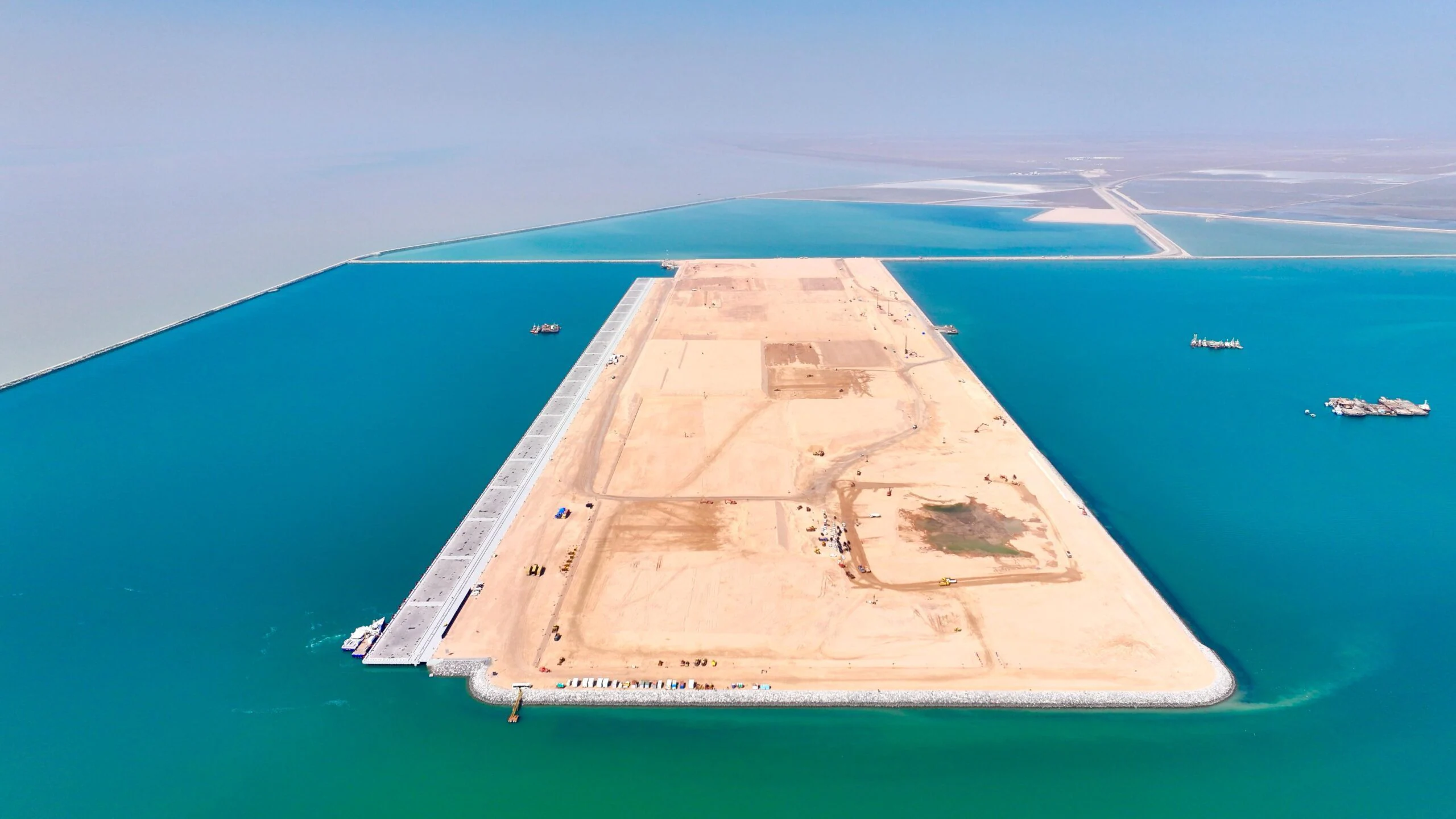 Den største havnen i den arabiske verden skal bygges i Irak med en molo på 14 km: hvordan skal det gjøres