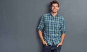 For i noen kulturer i Asia og Midtøsten er det å stikke hendene i lommen et tegn på frekkhet