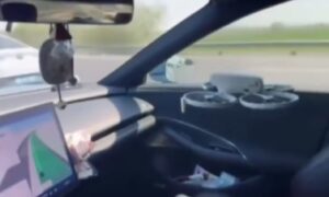 Står dronen stille eller beveger den seg i 100 km/t? La oss forklare fysikken til den virale videoen