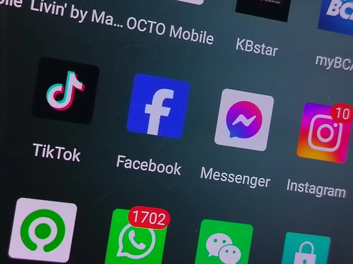 Ny studie sier at TikTok og Instagram kan få brukere til å føle seg mindre glade