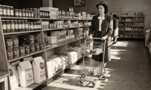 Handlevognen ble oppfunnet av handelsmannen Goldman i 1937, men ingen ønsket å bruke den