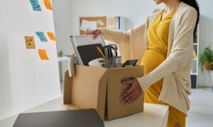 fordi i Italia er det fortsatt mødre som forlater jobben