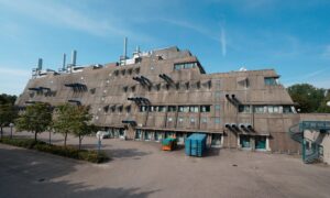 Et tidligere krigsskipformet laboratorium reddet fra riving: Mäusebunker-bygningen i Berlin