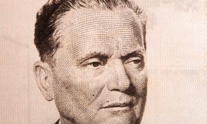 Josip Broz Tito, diktator og politisk leder i det kommunistiske Jugoslavia som utfordret Stalin: liv og død