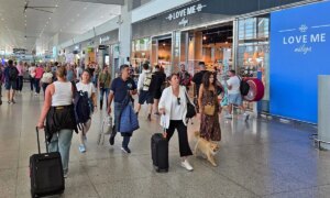 Flyselskaper kan kutte ned 85 000 flyreiser ettersom drivstoffkrisen truer sommerferien