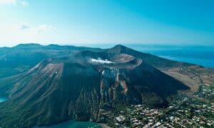 Hvordan satellitter og AI overvåker Vulcanos hydrotermiske system fra verdensrommet: den nye INGV-studien