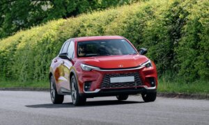 Lexus LBX – liten, økonomisk og praktisk i en premium-pakke