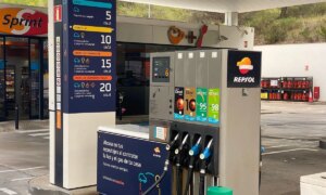 Sjåfører og husholdninger i Spania kan snart betale mer for drivstoff og elektrisitet