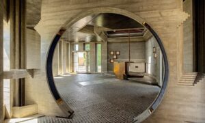 Brion-minnesmerket &laquo;Le città di Pianura&raquo; av Carlo Scarpa og de 8 vakreste kunstnergravene i Italia