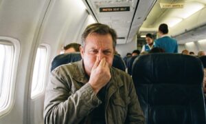 Hvorfor blir ørene blokkert på et fly eller på fjellet? På grunn av trykkforskjeller: hvordan fjerne korken