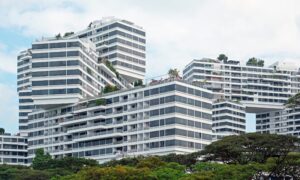 Det &laquo;horisontale&raquo; boligkomplekset i Singapore som utfordrer skyskrapere med en bikakestruktur