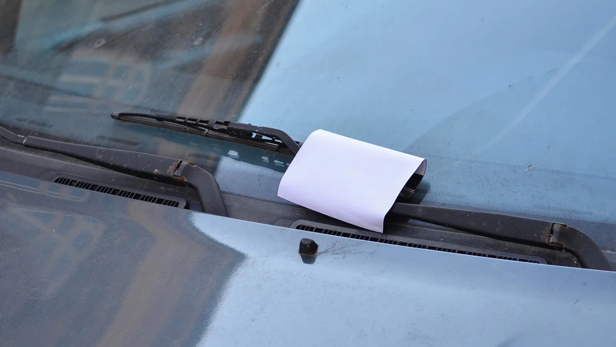 Sjåfører blir advart om et enkelt parkeringstriks som starter med et stykke papir