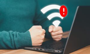 Slik oppdager du Wi-Fi-inntrengere, blokkerer dem og sikrer hjemmenettverket ditt