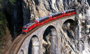 Den høyeste jernbanen i Europa er i Jungfraujoch, Sveits: endestasjonen er i en høyde av 3454 m