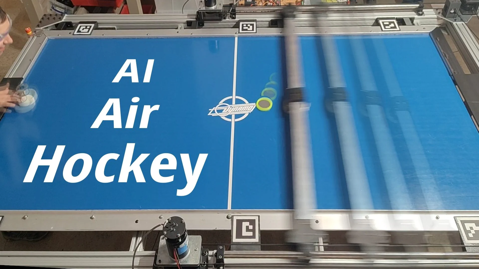En uslåelig lufthockeyrobot utfordrer mennesker i det virkelige liv: hvordan AI lærte å spille