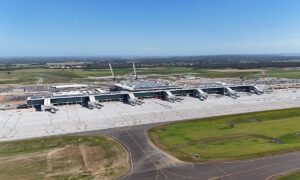 Sydneys nye 1780 hektar store internasjonale flyplass åpner i oktober: et rekordstort prosjekt