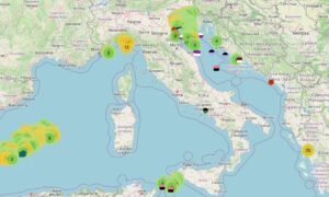 Det er et interaktivt kart som sporer haier i italienske hav: hvordan lese dataene