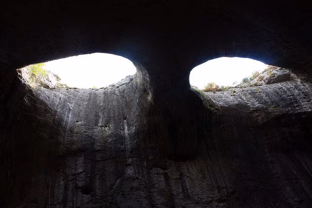 "Guds øyne" i Bulgaria: hvordan geologi skapte en av de mest forbløffende hulene i verden