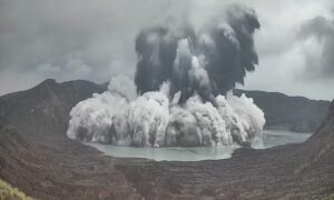 Freatomagmatisk utbrudd av Taal-vulkanen på Filippinene: eksplosjon og aske opp til 1200 meter