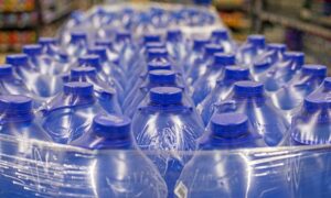 EU vil forby engangsplastemballasje fra 2030: hva endres for frukt- og vannemballasje