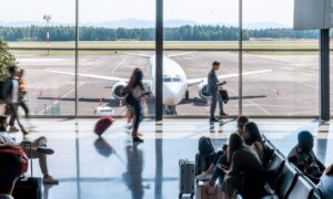 Hva endres med EU-reformen på flyreiser: håndbagasje inkludert og raskere refusjon