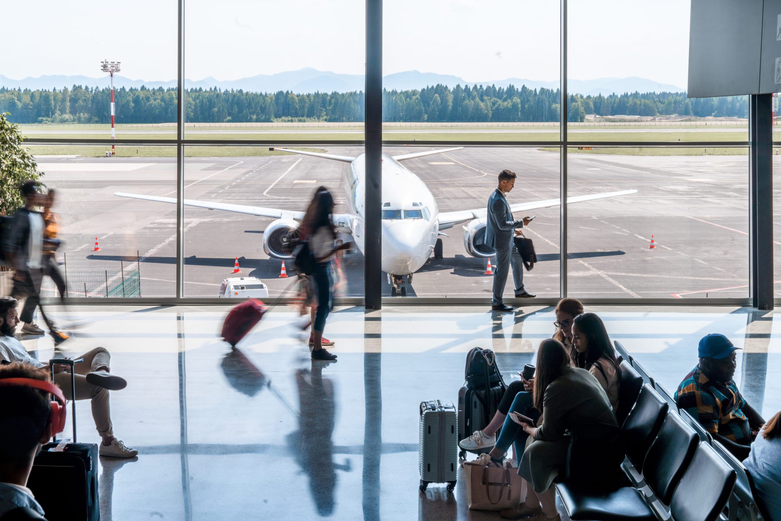 Hva endres med EU-reformen på flyreiser: håndbagasje inkludert og raskere refusjon