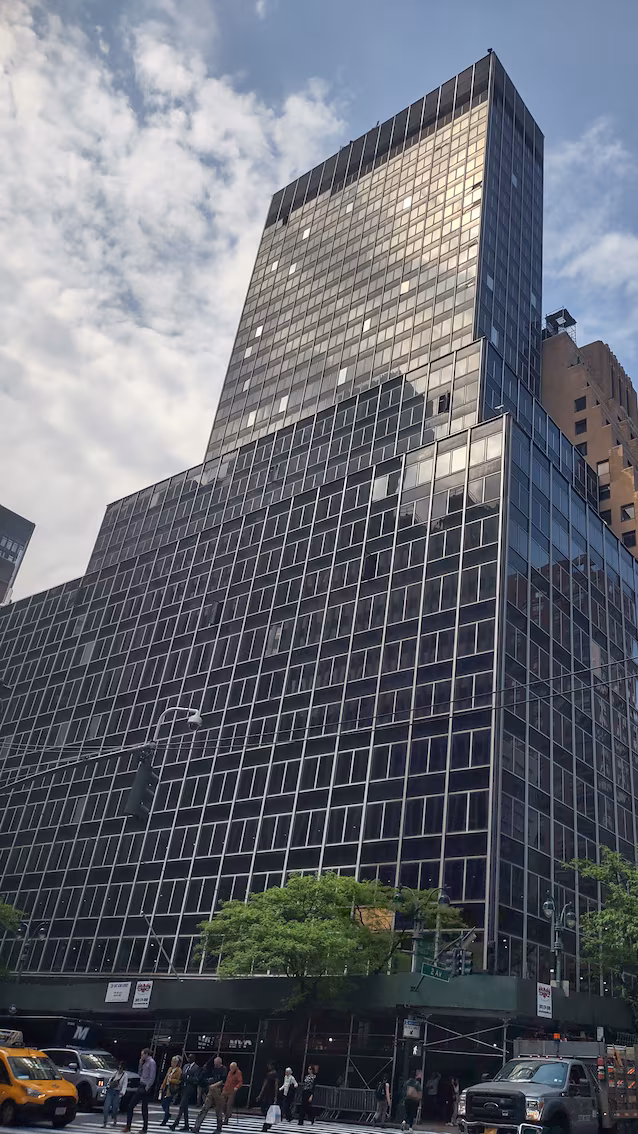 pfizer skyskraper 235 E42 Street New York