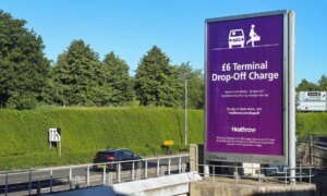 Feriegjester i Storbritannia ble rasende over transportgebyrer på flyplasser da Spania beviser at det er en rip off