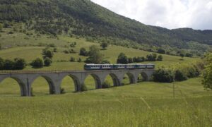 Railway of the Parks, den 118 km lange &laquo;Trans-Siberian of Abruzzo&raquo; mellom landsbyer og landskap: rute og etapper