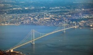 Akashi Kaikyō Bridge, den lengste hengebroen i Japan og den andre i verden: 3911m fra Kobe til Awaji