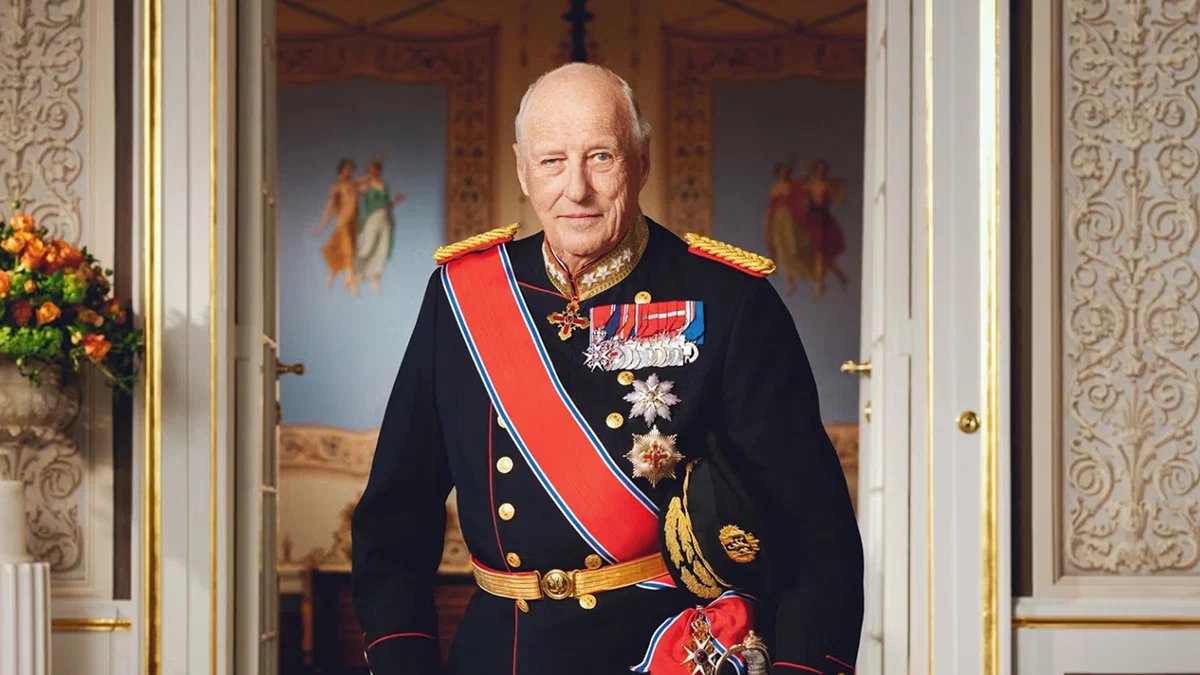 Norges kong Harald, 89, innlagt på sykehus med blodsykdom da kronprins Haakon tar over som regent