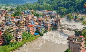 Nepal-flom, løsrivelsen av en isbre er den mulige årsaken til USGS: før og etter bilder