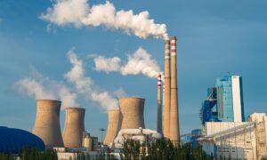 Fordi termoelektriske kraftverk blokkerer akkurat når vi slår på klimaanlegget i varmen