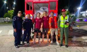 Murcia-brannmenn bringer livsnødvendig drikkevann til jordskjelvoverlevende i Venezuela