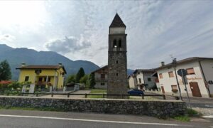 Quinis er byen i Friuli som synker, skjeve klokketårn og skråstilte hus: hva er synkehull